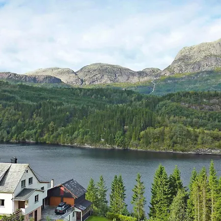 10 Person In Bygstad-by Traum * Bygstad