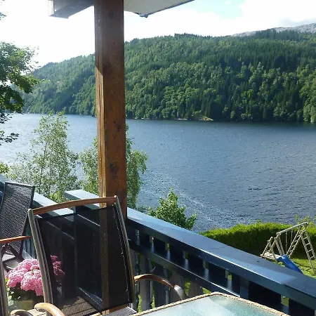 10 Person In Bygstad-by Traum Casa de Férias Bygstad