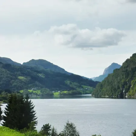 10 Person In Bygstad-by Traum Casa de Férias