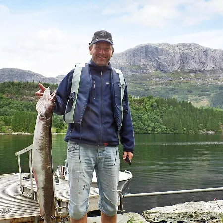 10 Person In Bygstad-by Traum Casa de Férias Bygstad