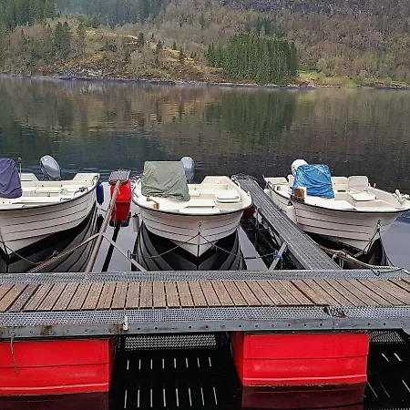 10 Person In Bygstad-by Traum