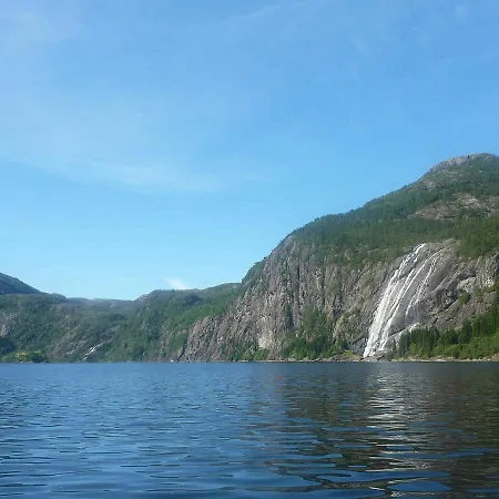 10 Person In Bygstad-by Traum *