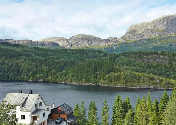 10 Person In Bygstad-by Traum * Bygstad