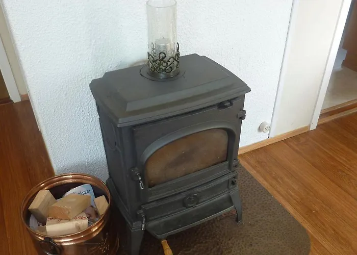 10 Person In Bygstad-by Traum