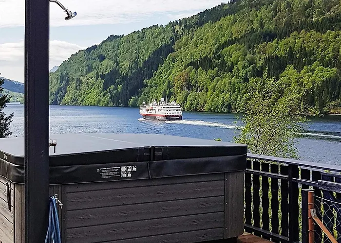 Semesterbostad 10 Person In Bygstad-by Traum