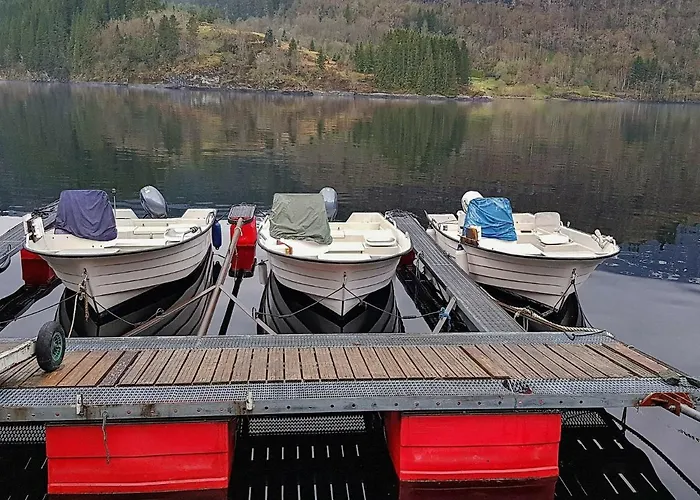 10 Person In Bygstad-by Traum