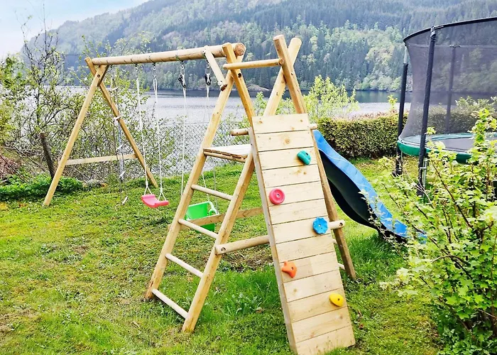 10 Person In Bygstad-by Traum