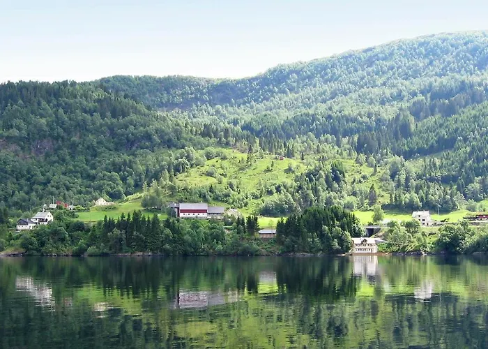 度假居 10 Person In Bygstad-by Traum